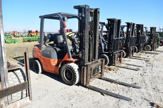 Toyota 7FGU30 LP forklift