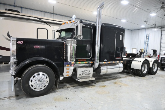 2006 Peterbilt 379 semi truck