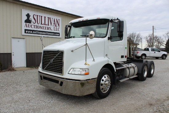 2007 Volvo day cab semi