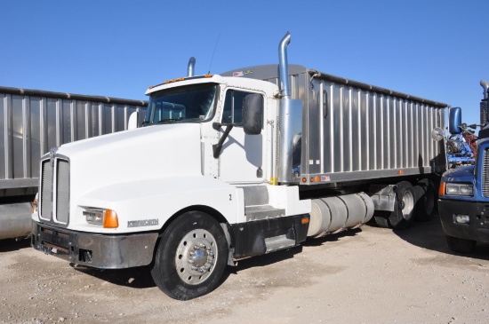 1994 Kenworth T600 grain truck