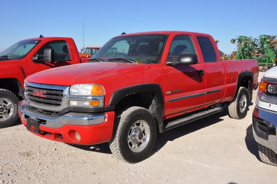 2004 GMC Sierra 2500 HD 4wd pickup