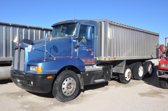 2001 Kenworth T600 grain truck