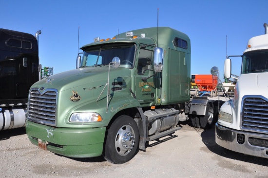 2004 Mack CX 613 semi