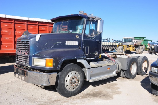 1993 Mack CH613 day cab semi