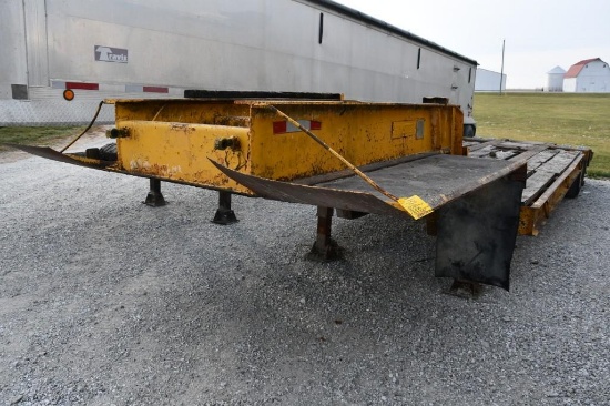 1977 Hyster 34' low boy trailer