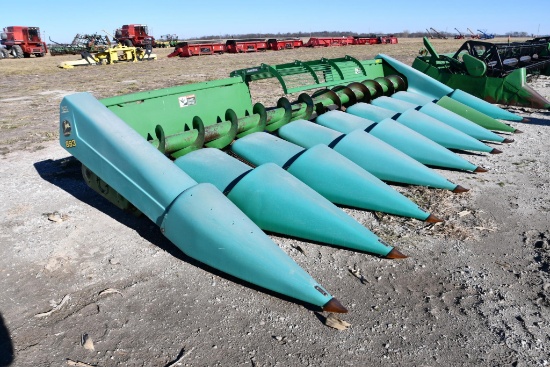 John Deere 893 8 row 30" corn head