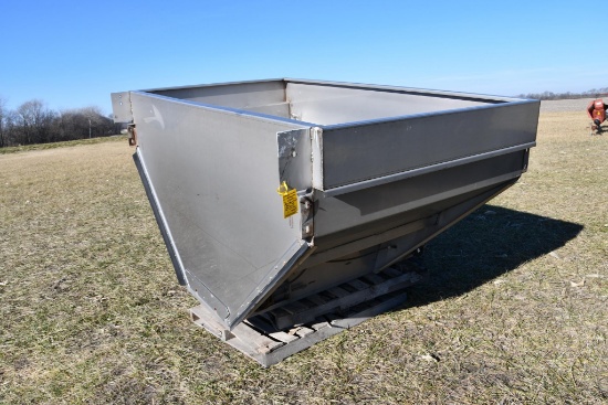New Leader Multiplier L320G S.S. dry fertilizer box