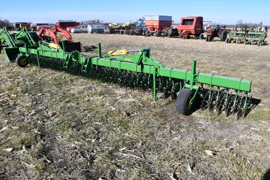 John Deere 400 30' rotary hoe