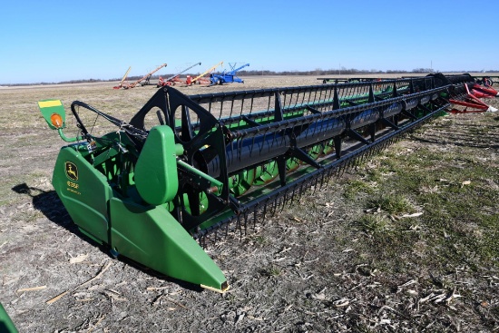 John Deere 635F 35' HydraFlex platform