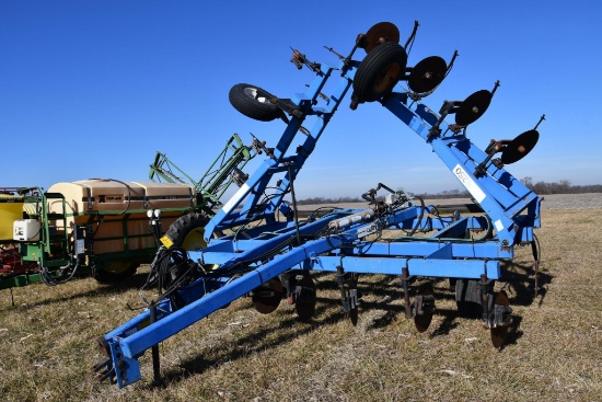 DMI 4250 15-knife NH3 applicator