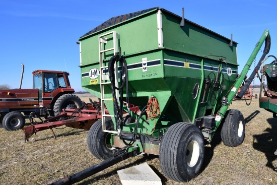 J&M 385 gravity wagon