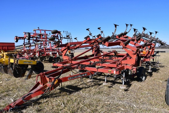 International 4300 20' field cultivator