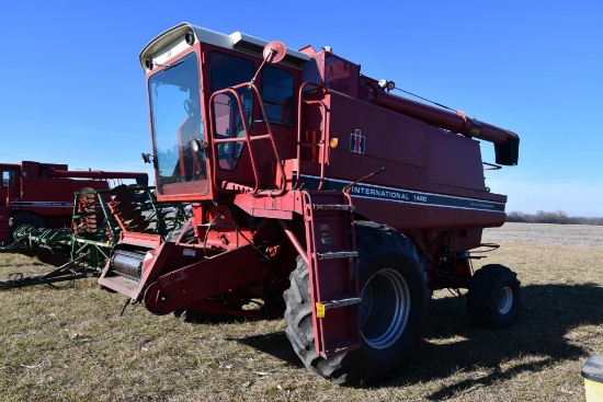 Case-IH 1480 2wd combine