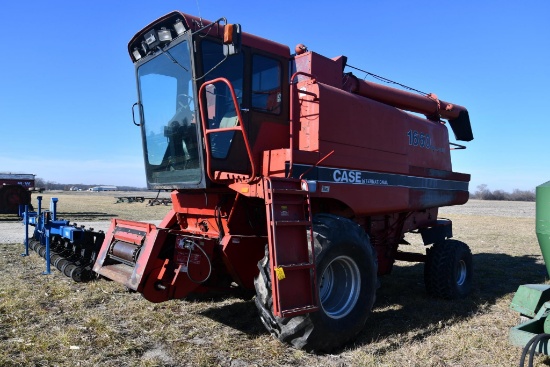 International 1660 2wd combine