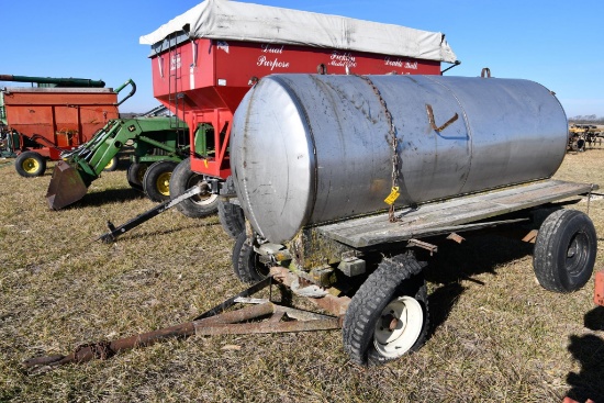 1,000 gal. S.S. tank on running gear