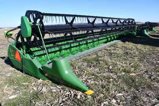 John Deere 635F 35' HydraFlex platform