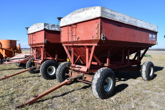 M&W gravity wagon