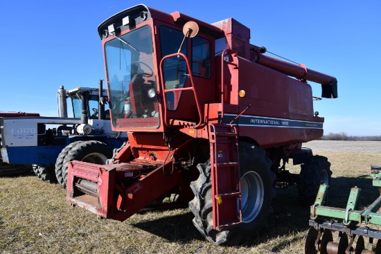 International 1460 4wd combine