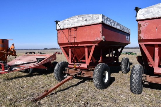 M&W 300B gravity wagon