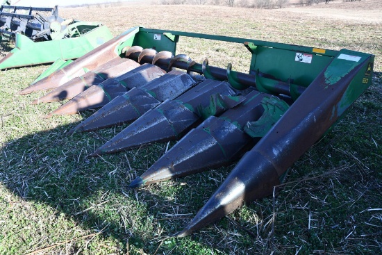 John Deere 643 6 row 30" corn head