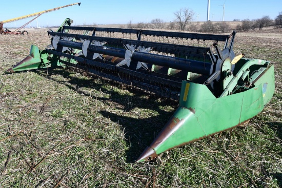 John Deere 220 20' grain platform