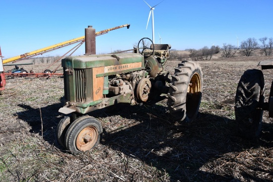 John Deere 620 2wd tractor