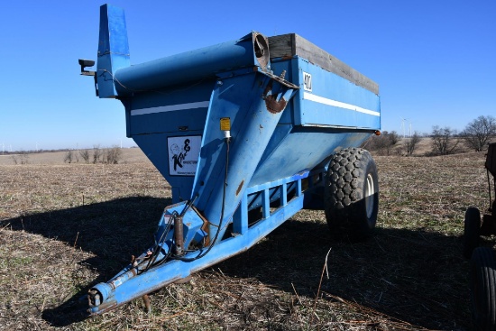 Kinze 400 grain cart