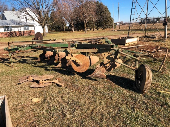 John Deere 5 bottom plow