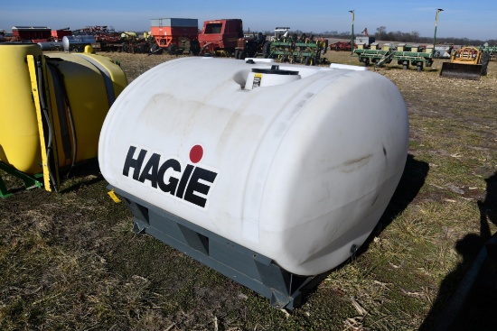Hagie 800 gal. poly sprayer tank