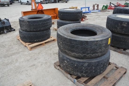 (4) 425/65R22.5 truck tires