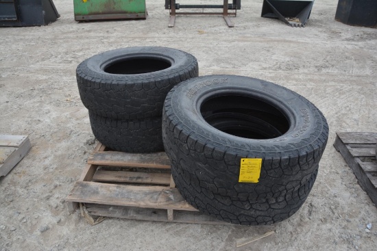(4) Hankook 265/70R17 tires