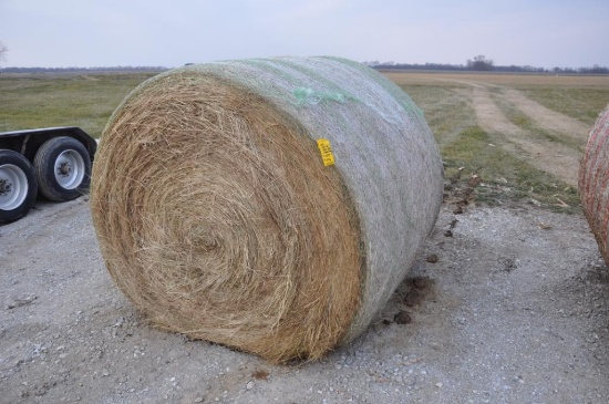 (25) 5'x6' net-wrapped bales of hay