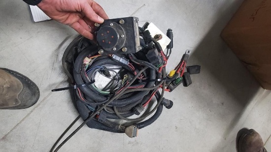 (2) Universal planter harnesses