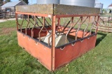 Square round bale hay feeder w/hay saver insert