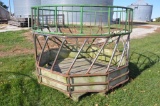 round bale hay feeder w/hay saver inserts