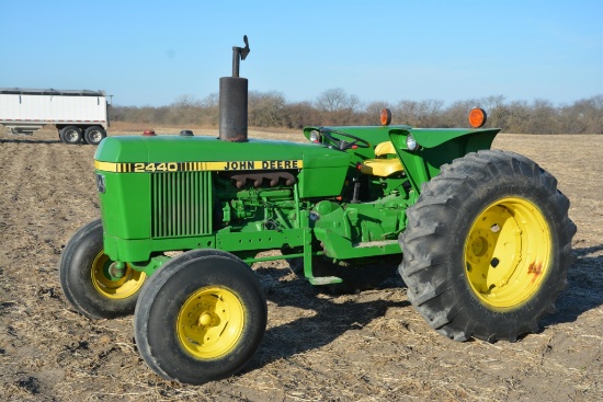 John Deere 2440 2wd tractor