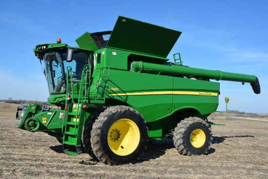2012 John Deere S680 4wd combine