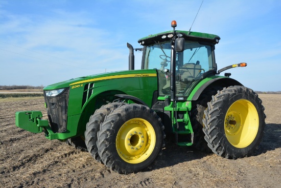 2013 John Deere 8285R MFWD tractor
