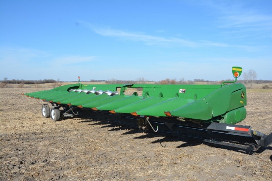 2008 John Deere 612C 12 row 30" corn head
