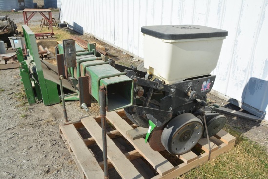 Single row 3-pt. ground drive planter