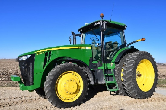 2011 John Deere 8260R MFWD tractor