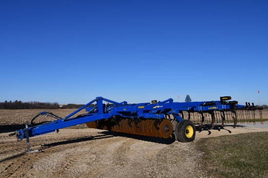 2014 Landoll 2111 13-shank coulter chisel
