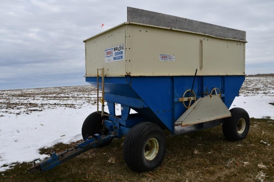 DMI D450 gravity wagon