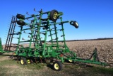 2003 John Deere 2200 39' field cultivator