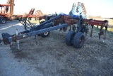 Case-IH 2500 7-shank 3-pt. in-line ripper