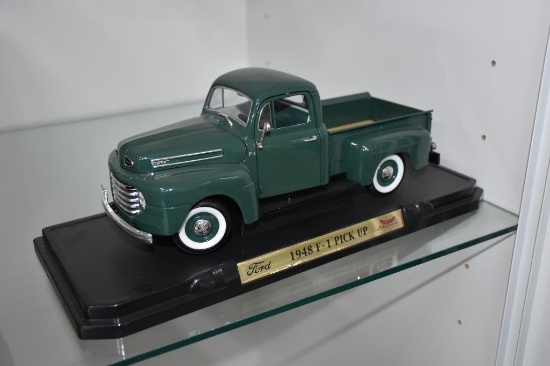 "Road Signature" 1948 Ford F1 Pickup model truck