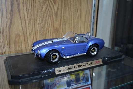 Road Signature 1/18 scale 1964 Ford Shelby Cobra 427 S/C model car