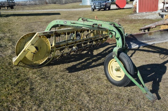 John Deere 660 5 bar rake