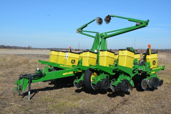 2005 John Deere 1760 12 row 30" MaxEmerge XP planter