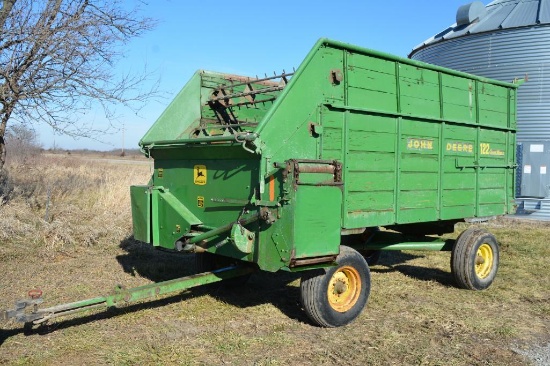 John Deere 122 "Chuck Wagon" silage wagon